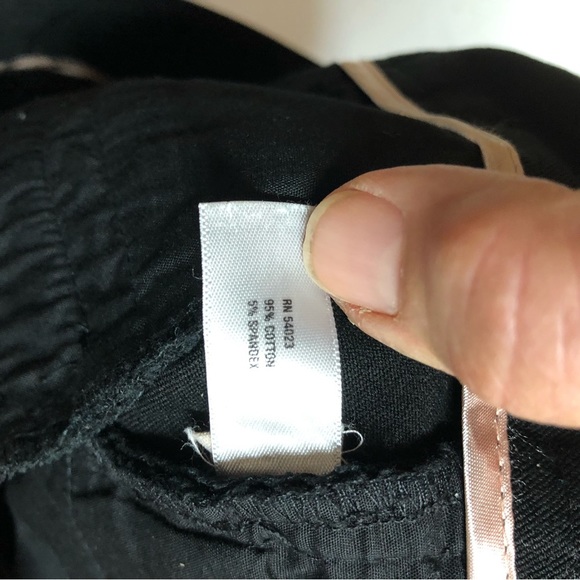 Gap Women’s Slim Cropped Black Mid Rise Black Pant size 6R - Picture 6 of 8